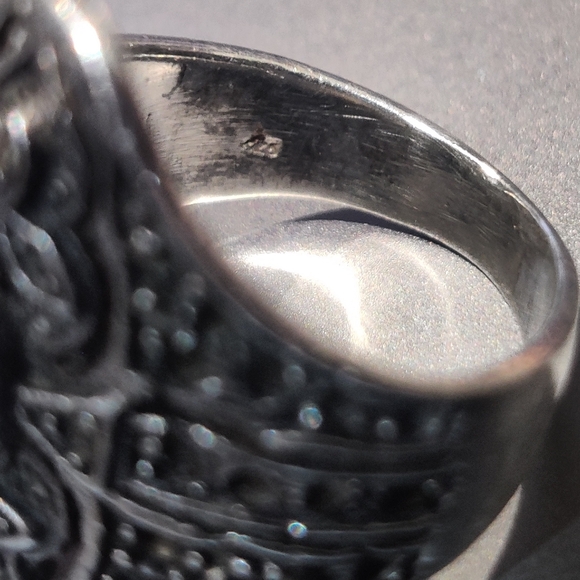 Vintage Sterling Silver Marcasite & Onyx Ring - Picture 12 of 16